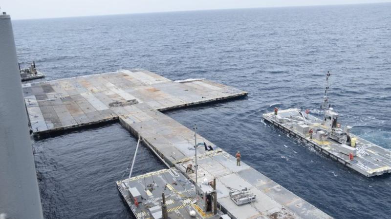 Floating pier 